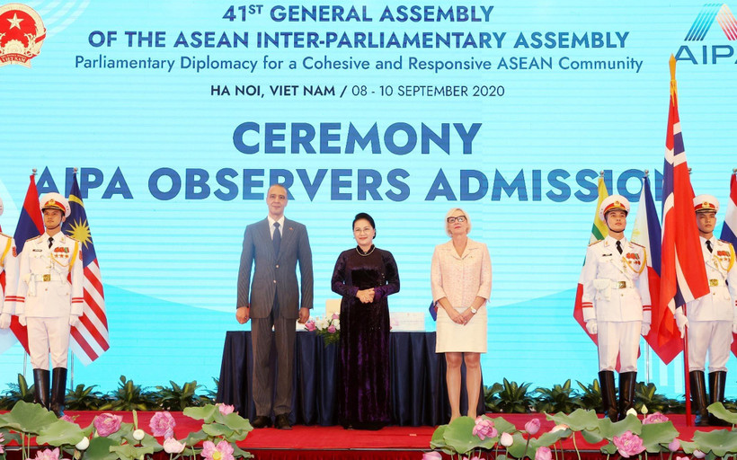 Chủ tịch Quốc hội Nguyễn Thị Kim Ngân chủ trì Lễ kết nạp Na Uy và Maroc là Quan sát viên mới của AIPA. (Ảnh: Trọng Đức/TTXVN)