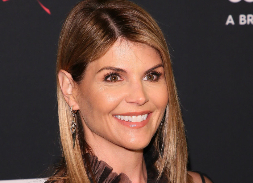 Nữ diễn viên Lori Loughlin đã đồng ý trả 500.000 USD để giúp hai con gái có cơ hội được nhận vào Đại học Southern California. (Ảnh: AFP/ TTXVN)