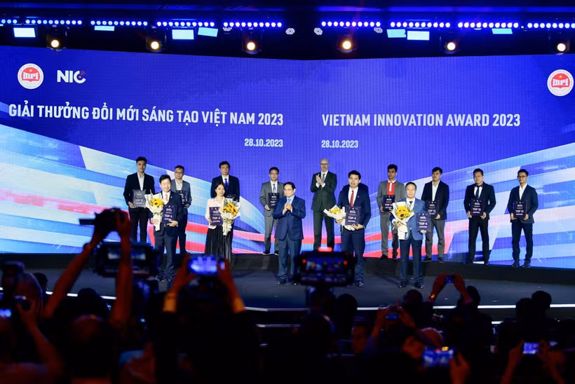 Top 4 giải pháp xuất sắc nhất tham gia Chương trình Thách thức Đổi mới sáng tạo Việt Nam 2023. (Ảnh: Minh Sơn/Vietnam+)