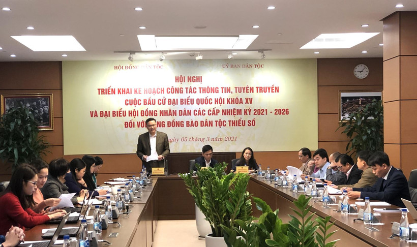 Lãnh đạo Hội đồng Dân tộc của Quốc hội và Ủy ban Dân tộc chủ trì hội nghị triển khai công tác thông tin tuyên truyền về bầu cử ở vùng đồng bào dân tộc thiểu số. (Nguồn: baotintuc.vn)