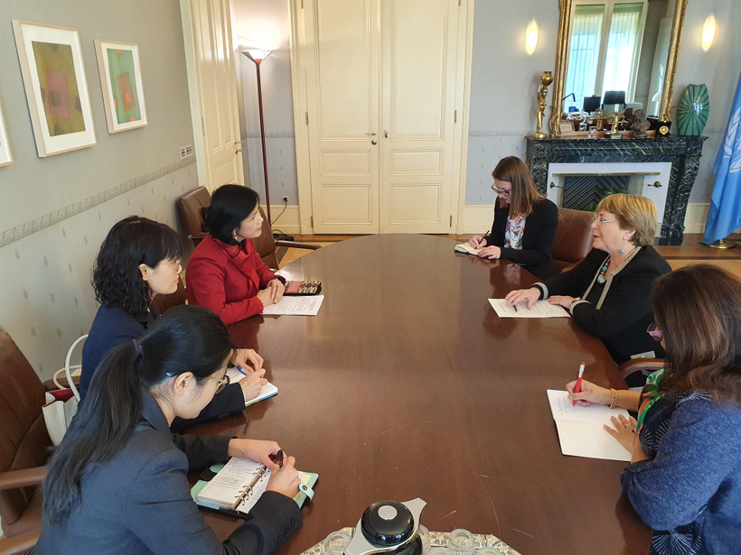 Đại sứ, Trưởng Phái đoàn Lê Thị Tuyết Mai dẫn đầu Phái đoàn Việt Nam chào xã giao và làm việc với Cao ủy Nhân quyền Liên hợp quốc. (Ảnh do Phái đoàn Việt Nam tại Geneva cung cấp)