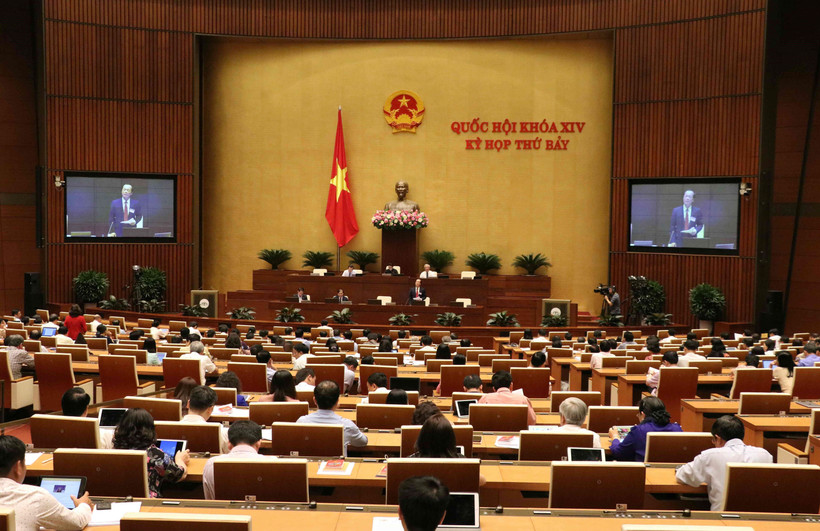 Bộ trưởng Bộ Xây dựng Phạm Hồng Hà phát biểu giải trình, làm rõ một số vấn đề Đại biểu Quốc hội nêu. (Ảnh: Văn Điệp/TTXVN)