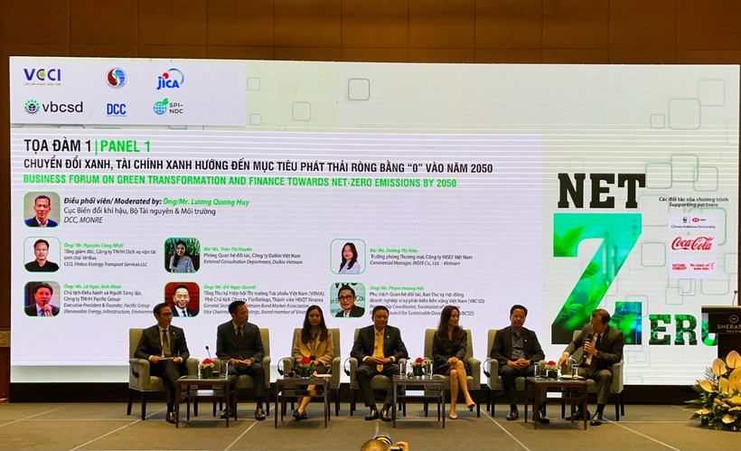 Hội thảo Doanh nghiệp về Chuyển đổi Xanh, Tài chính Xanh hướng đến mục tiêu phát thải ròng bằng “0” vào năm 2050, ngày 11/4. (Ảnh: Vietnam+)