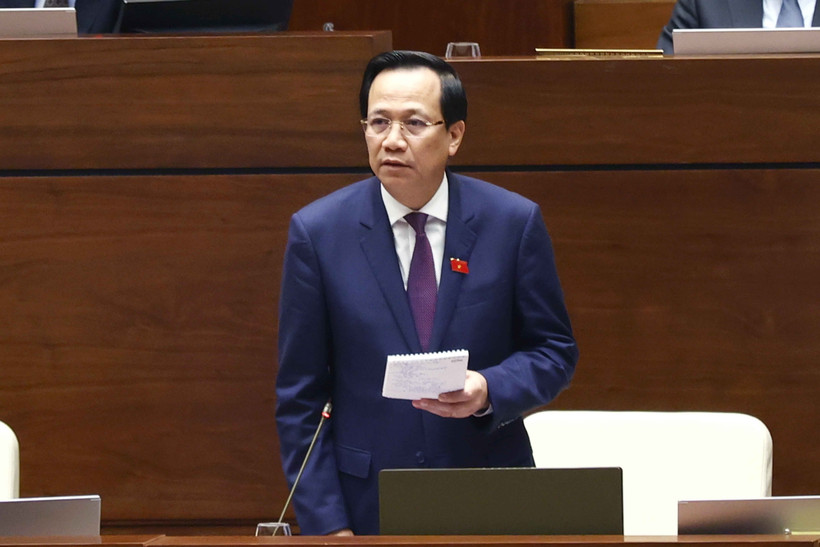 Bộ trưởng Bộ Lao động-Thương binh và Xã hội Đào Ngọc Dung phát biểu giải trình, làm rõ một số vấn đề đại biểu Quốc hội nêu. (Ảnh: Doãn Tấn/TTXVN)