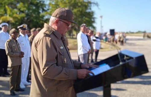 Tướng Mario Rodríguez Peñaranda, Tư lệnh Lực lượng Phòng không và Không quân Cuba phát biểu tại buổi lễ. (Nguồn: tribuna)