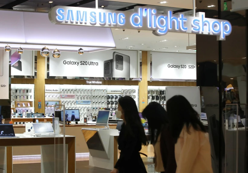 Một cửa hàng của Tập đoàn điện tử Samsung ở Seoul, Hàn Quốc, ngày 7/4/2020. (Ảnh: YONHAP/TTXVN)