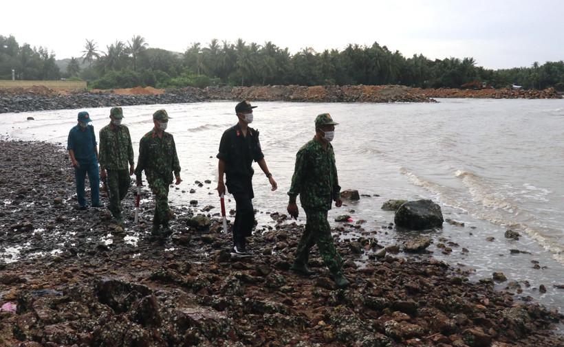 Chiến sỹ Đồn Biên phòng Cửa khẩu quốc tế Hà Tiên tuần tra, kiểm soát biên giới biển. (Ảnh: Lê Huy Hải/TTXVN)