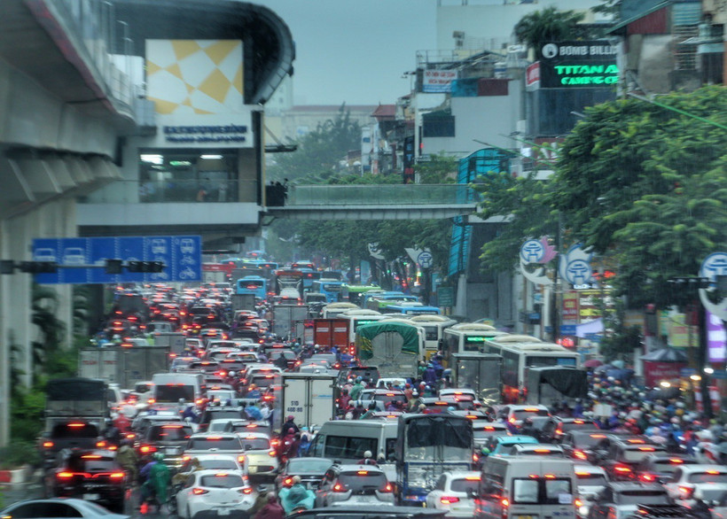 Tình trạng ùn tắc giao thông trên đường Nguyễn Trãi. (Ảnh: Tuấn Đức/TTXVN)