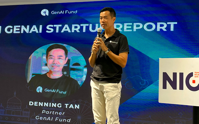 Ông Denning Tan, Giám đốc Quỹ đầu tư GenAI Fund đã trình bày Báo cáo Khởi nghiệp GenAI ASEAN 2024. (Ảnh: Vietnam+)
