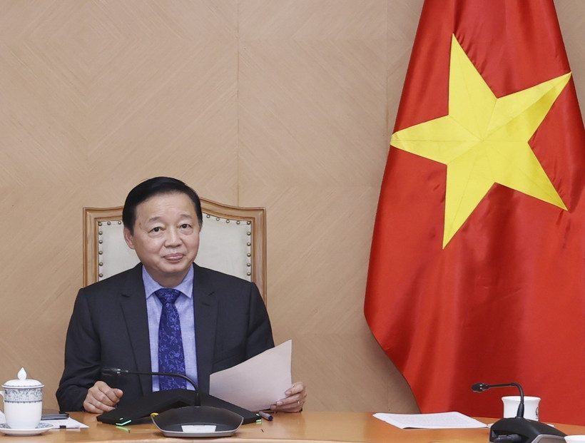 Phó Thủ tướng Trần Hồng Hà điện đàm với Phó Thủ tướng Nga Alexander Novak. (Ảnh: Văn Điệp/TTXVN)