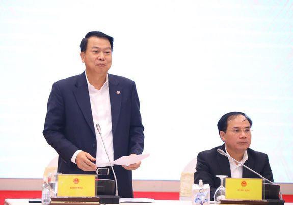 Thứ trưởng Bộ Tài chính Nguyễn Đức Chi trả lời báo chí tại buổi họp báo Chính phủ thường kỳ tháng 11/2022. (Ảnh: Vietnam+)