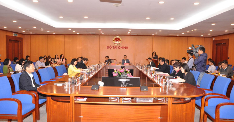 Hội nghị với các bộ, ngành, địa phương về tình hình giải ngân đầu tư công nguồnốn nước ngoài 11 tháng và giải pháp thúc đẩy giải ngân những tháng cuối năm, ngày 1/12. (Ảnh: Vietnam+)