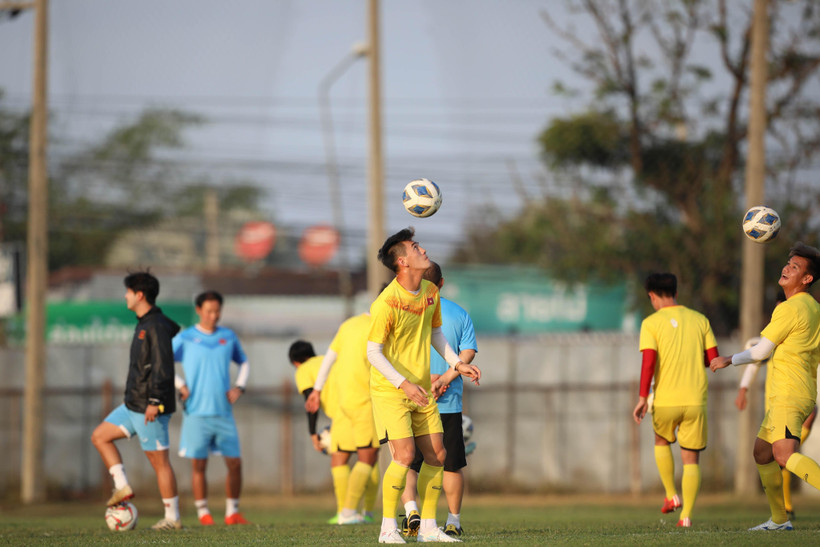 U23 Việt Nam nỗ lực tập luyện trước khi bước vào giải. (Ảnh: Hoàng Linh/TTXVN)