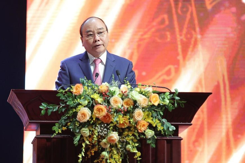 Chủ tịch nước Nguyễn Xuân Phúc phát biểu khai mạc Lễ trao giải. (Ảnh: Hoàng Đạt/Vietnam+)