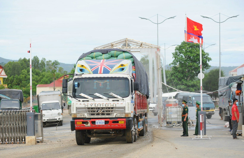 Cửa khẩu quốc tế Tịnh Biên. (Ảnh: Công Mạo/TTXVN)