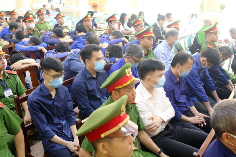 Các bị cáo tại phiên tòa ngày 11/4. (Ảnh: Thanh Vũ/TTXVN)