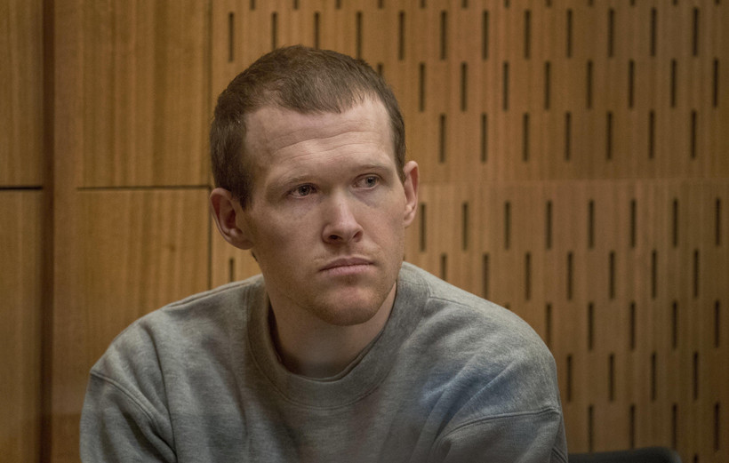 Đối tượng Brenton Tarrant tại phiên tòa ở thành phố Christchurch, New Zealand ngày 24/8/2020. (Ảnh: AFP/TTXVN)