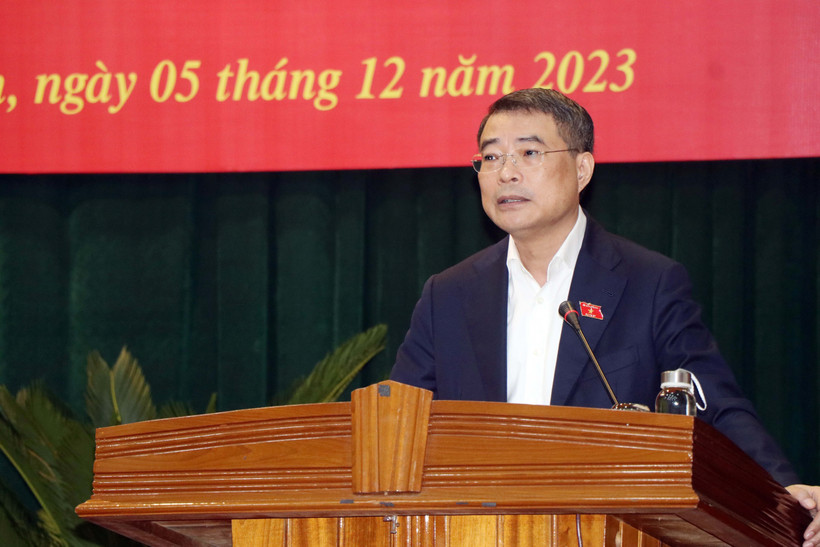 Ông Lê Minh Hưng, Bí thư Trung ương Đảng, Chánh Văn phòng Trung ương Đảng, phát biểu tại cuộc tiếp xúc cử tri. (Ảnh: Hữu Quyết/TTXVN)