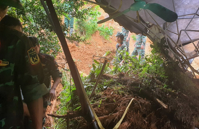 Hiện trường vụ sạt lở tại Vĩnh Phúc. (Ảnh: TTXVN phát)