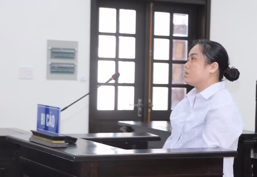 Bị cáo Ong Thị Bích Ngọc tại phiên xét xử sơ thẩm của Tòa án nhân dân tỉnh Bạc Liêu. (Ảnh: Tuấn Kiệt/TTXVN)