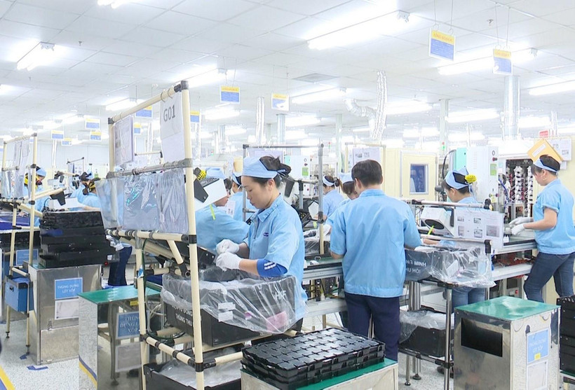 Dây chuyền sản xuất camera của Công ty TNHH Sunny Opotech Việt Nam tại Khu công nghiệp Yên Bình, Thái Nguyên. (Ảnh: Hoàng Nguyên/TTXVN)