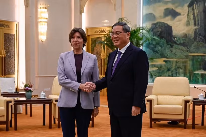 Ngoại trưởng Pháp Catherine Colonna và Thủ tướng Trung Quốc Lý Cường. (Nguồn: Reuters)