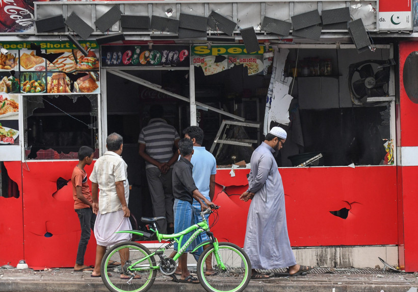Hiện trường vụ đụng độ ở Minuwangoda, Sri Lanka, ngày 14/5/2019. (Ảnh: AFP/ TTXVN)