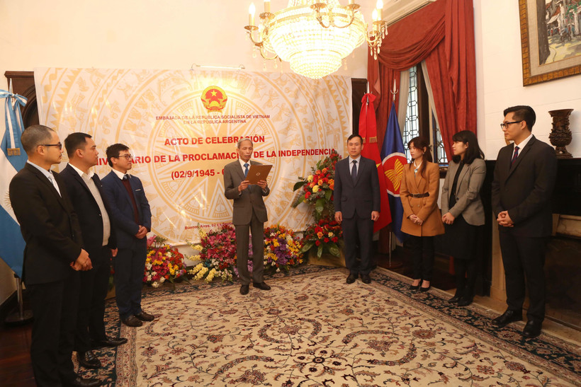 Quang cảnh lễ kỷ niệm Quốc khánh 2/9 tại trụ sở Đại sứ quán Việt Nam ở Argentina. (Ảnh: Hoài Nam/TTXVN)