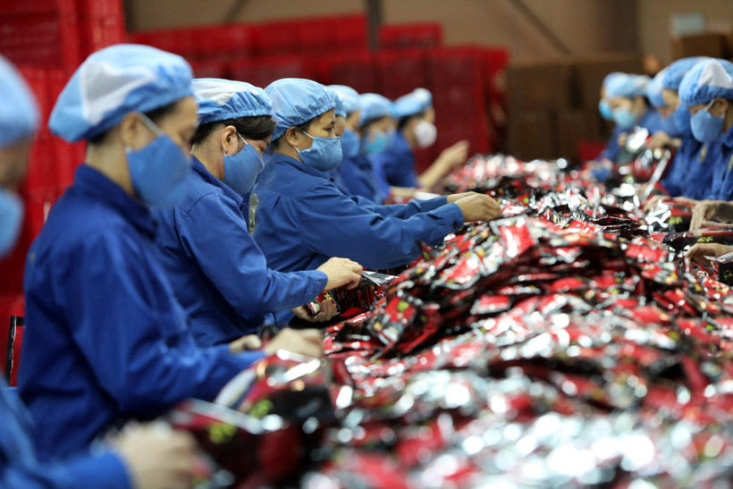 Công ty cổ phần càphê hòa tan Trung Nguyên tại Bắc Giang hiện đang xuất khẩu sang nhiều nước như: Trung Quốc, Nga, Singapore…đã có kế hoạch đầu tư thêm nhiều dây chuyền mới trong đầu năm 2021. (Ảnh: Danh Lam - TTXVN)