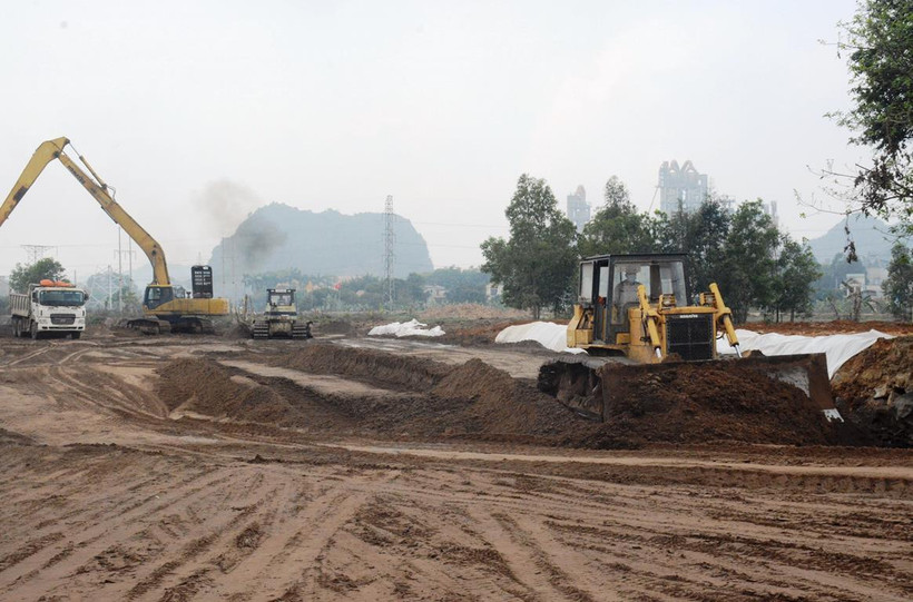 Triển khai thi công gói thầu cao tốc Bắc-Nam đoạn Cao Bồ-Mai Sơn. (Ảnh: Việt Hùng/Vietnam+)