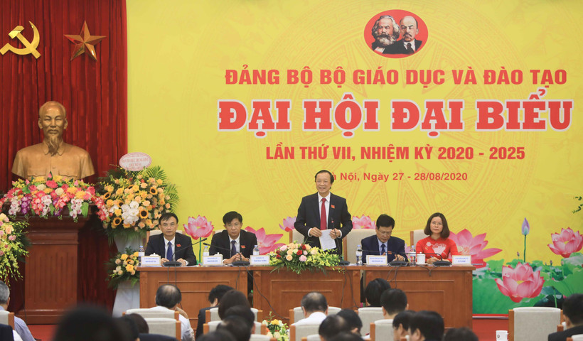 Đoàn Chủ tịch điều hành đại hội. (Ảnh: Thanh Tùng/TTXVN)