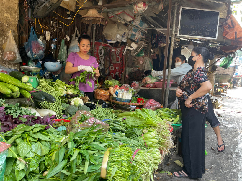 Giá thực phẩm tại các chợ vẫn tương đối ổn định. (Ảnh: PV/Vietnam+)