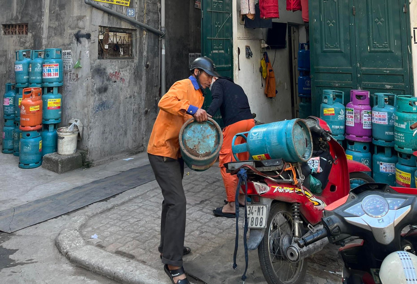 Sau 6 đợt giảm giá, giá gas bán lẻ trong nước lại tăng. (Ảnh minh họa: PV/Vietnam+)