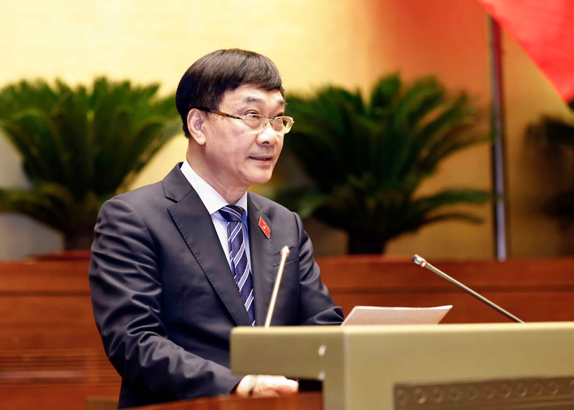 Ủy viên Ủy ban Thường vụ Quốc hội, Chủ nhiệm Ủy ban Kinh tế của Quốc hội, Phó Trưởng Đoàn giám sát của Quốc hội Vũ Hồng Thanh trình bày Báo cáo của Đoàn giám sát của Quốc hội. (Ảnh: Doãn Tấn/TTXVN)