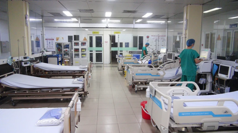 Cơ sở vật chất, trang thiết bị điều trị tại Bệnh viện bệnh lý hô hấp cấp tính số 2 (thành phố Hạ Long). (Ảnh: TTXVN phát)