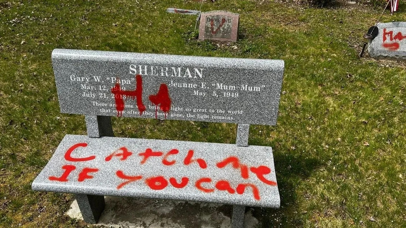 Chính quyền thủ đô Freetown sẽ triển khai cảnh sát có vũ trang tới bảo vệ các nghĩa trang trong đêm. (Nguồn: bnnbreaking)