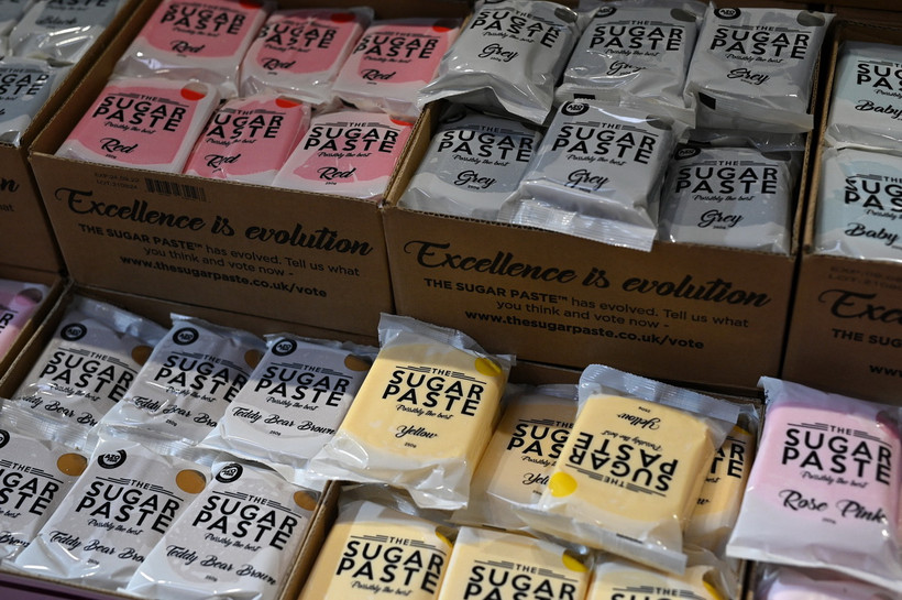 Đường được bày bán tại một siêu thị ở Anh. (Ảnh: AFP/TTXVN)