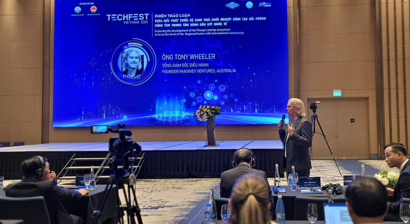 Đại biểu nước ngoài phát biểu trong khuôn khổ Techfest 2024. (Ảnh: Minh Thu/TTXVN)