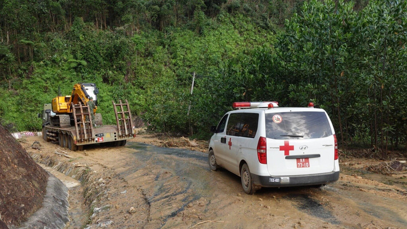 Các đội cơ động y tế sẵn sàng hỗ trợ vùng lũ. (Ảnh: TTXVN)