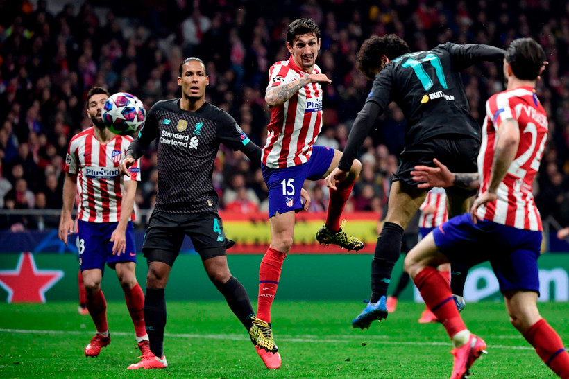 Liverpoo (áo đen) liệu có ngược dòng thành công? (Nguồn: Getty Images)