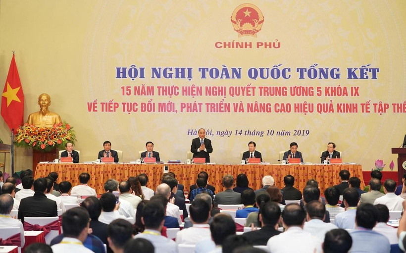 Hội nghị toàn quốc “Tổng kết 15 năm thực hiện Nghị quyết Trung ương 5, Khóa 9 về tiếp tục đổi mới, phát triển và nâng cao hiệu quả kinh tế tập thể. (Ảnh: TTXVN)