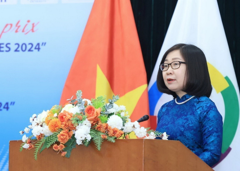 Phó Tổng giám đốc TTXVN Đoàn Thị Tuyết Nhung phát biểu tại lễ trao giải cuộc thi "Phóng viên trẻ Pháp ngữ." (Ảnh: Tuấn Anh/TTXVN)