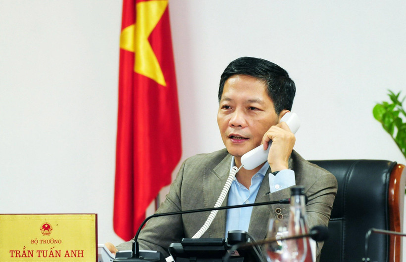Bộ trưởng Trần Tuấn Anh điện đàm. (Ảnh: Trần Việt/TTXVN)