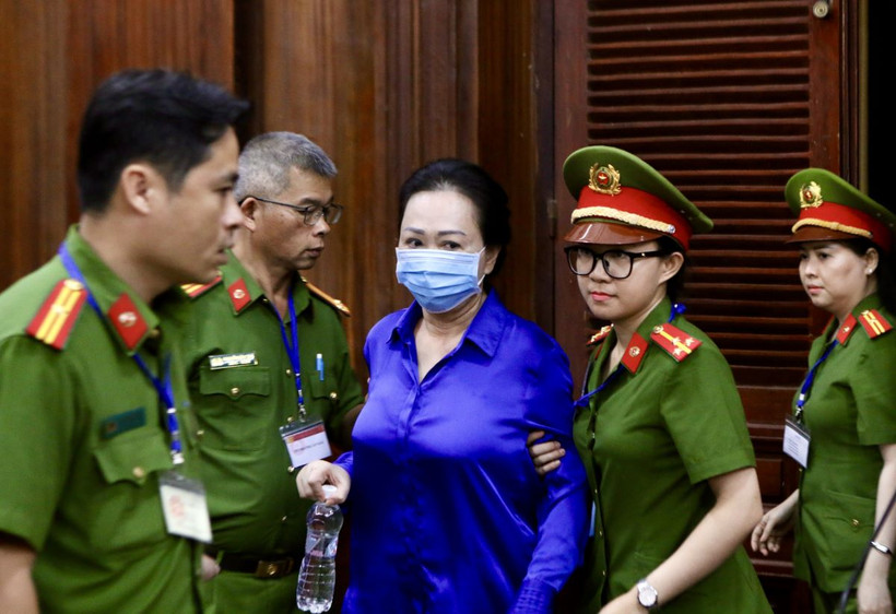 Bị cáo Trương Mỹ Lan tại phiên tuyên án sơ thẩm vụ án Vạn Thịnh Phát giai đoạn 2 ngày 17/10/2024. (Ảnh: Thanh Vũ/TTXVN)