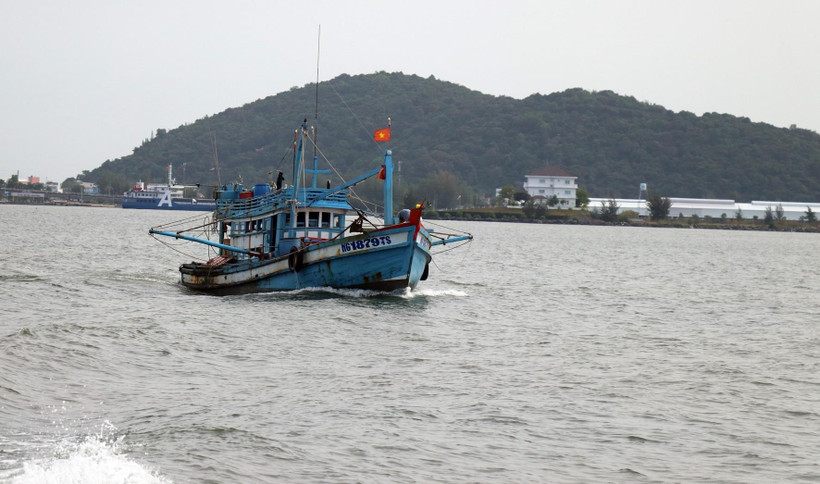 Tàu cá trên vùng biển Hà Tiên. (Ảnh: Lê Huy Hải/TTXVN)