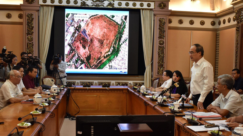 Ông Nguyễn Thiện Nhân, Ủy viên Bộ Chính trị, Bí thư Thành ủy Thành phố Hồ Chí Minh phát biểu tại buổi làm việc. (Ảnh: Xuân Dự/TTXVN)