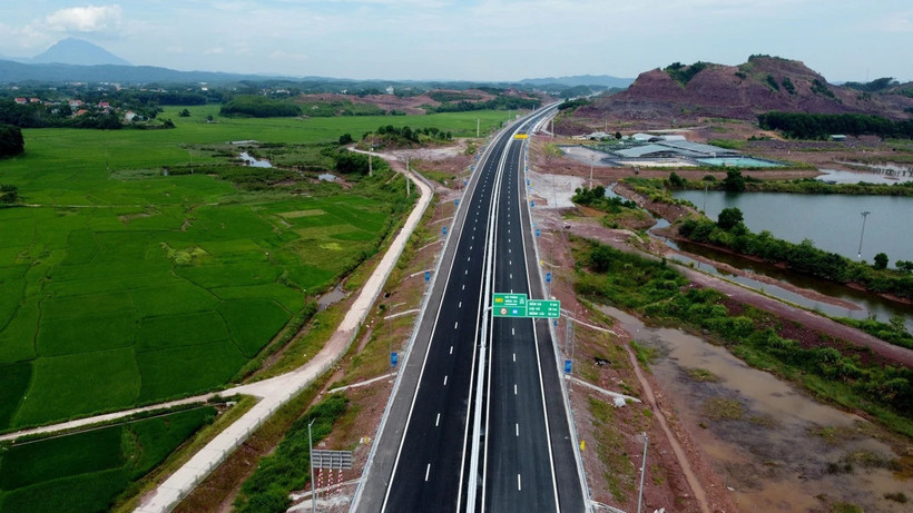 Cao tốc Vân Đồn-Móng Cái. (Ảnh: Huy Hùng/TTXVN)