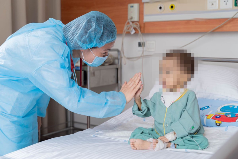 Bé L.C đã được đội ngũ y bác sỹ Vinmec phẫu thuật giảm đau bằng phương pháp ESP an toàn và không gây tác dụng phụ