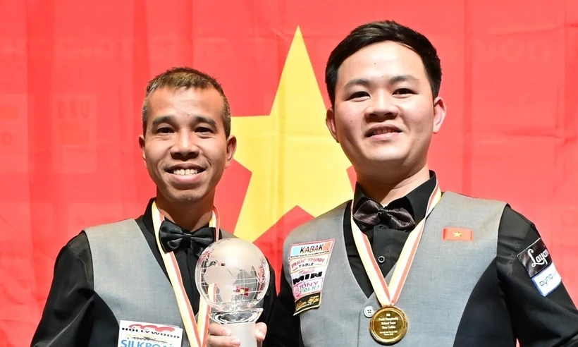 Hai cơ thủ Quyết Chiến và Phương Vinh giành chức vô địch. (Nguồn: Billard1)