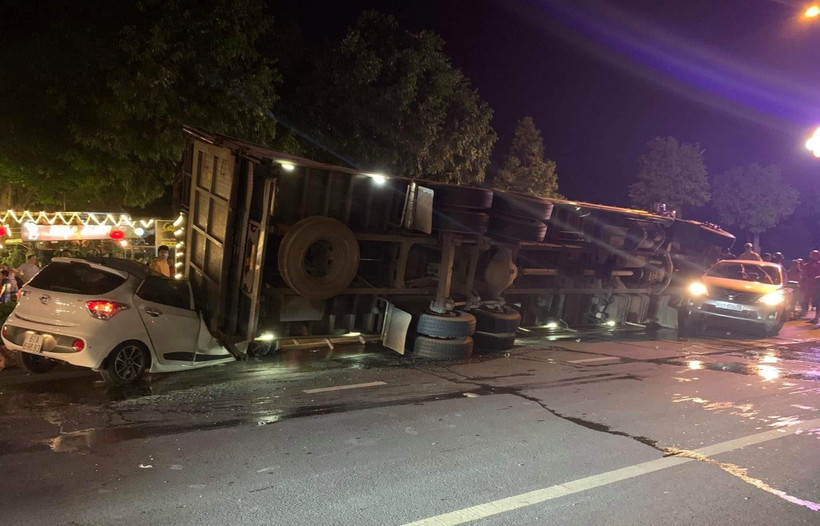 Hiện trường vụ tai nạn. (Ảnh: TTXVN phát)